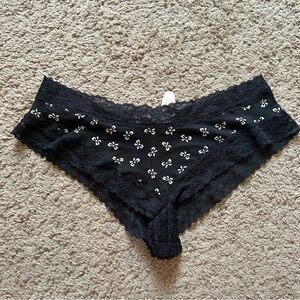 NWT Victoria's Secret Black Cheeky Panty with White Floral Bows Lace Large